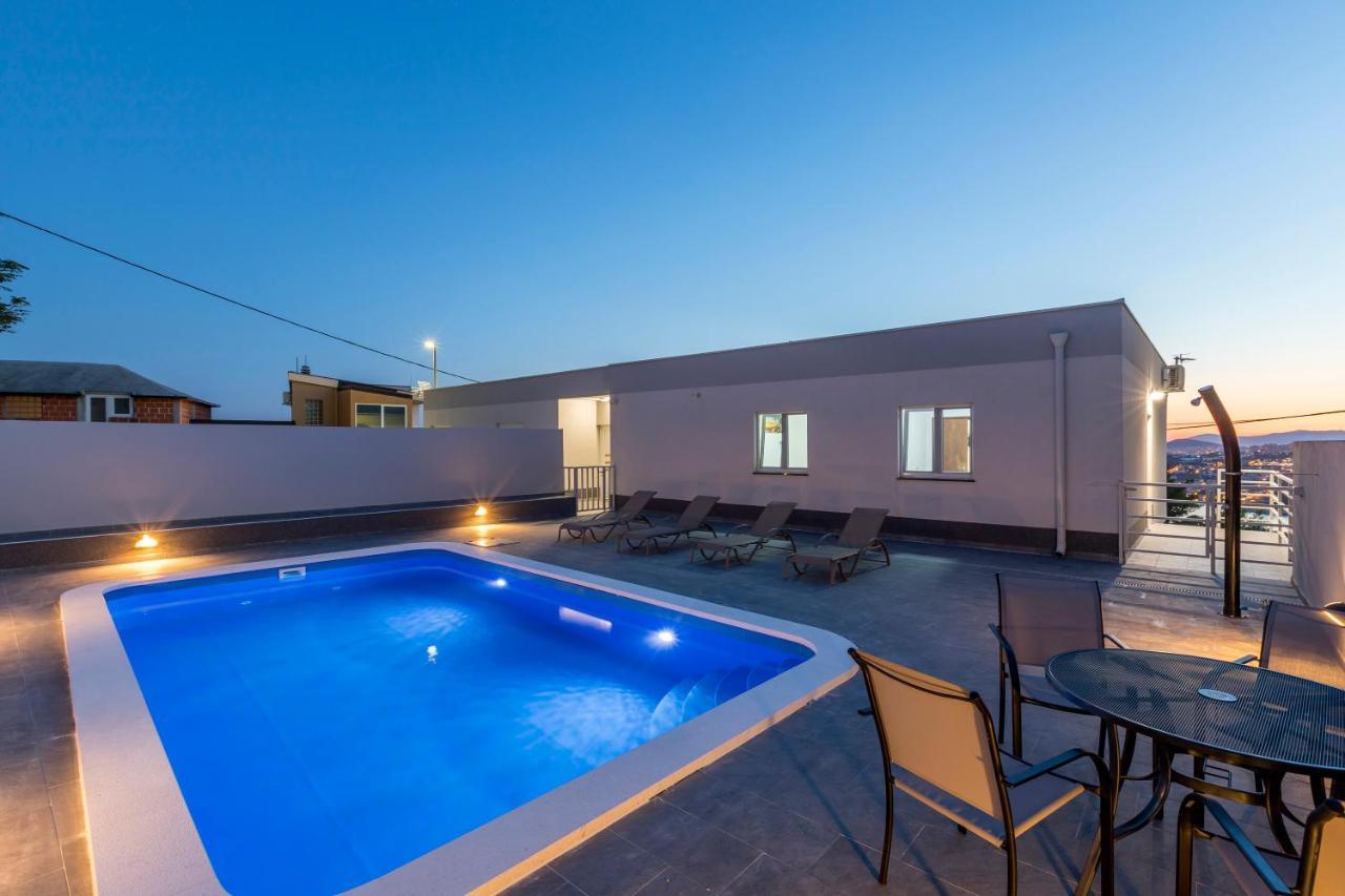 Ferienhaus House With Private Pool M&m Podstrana